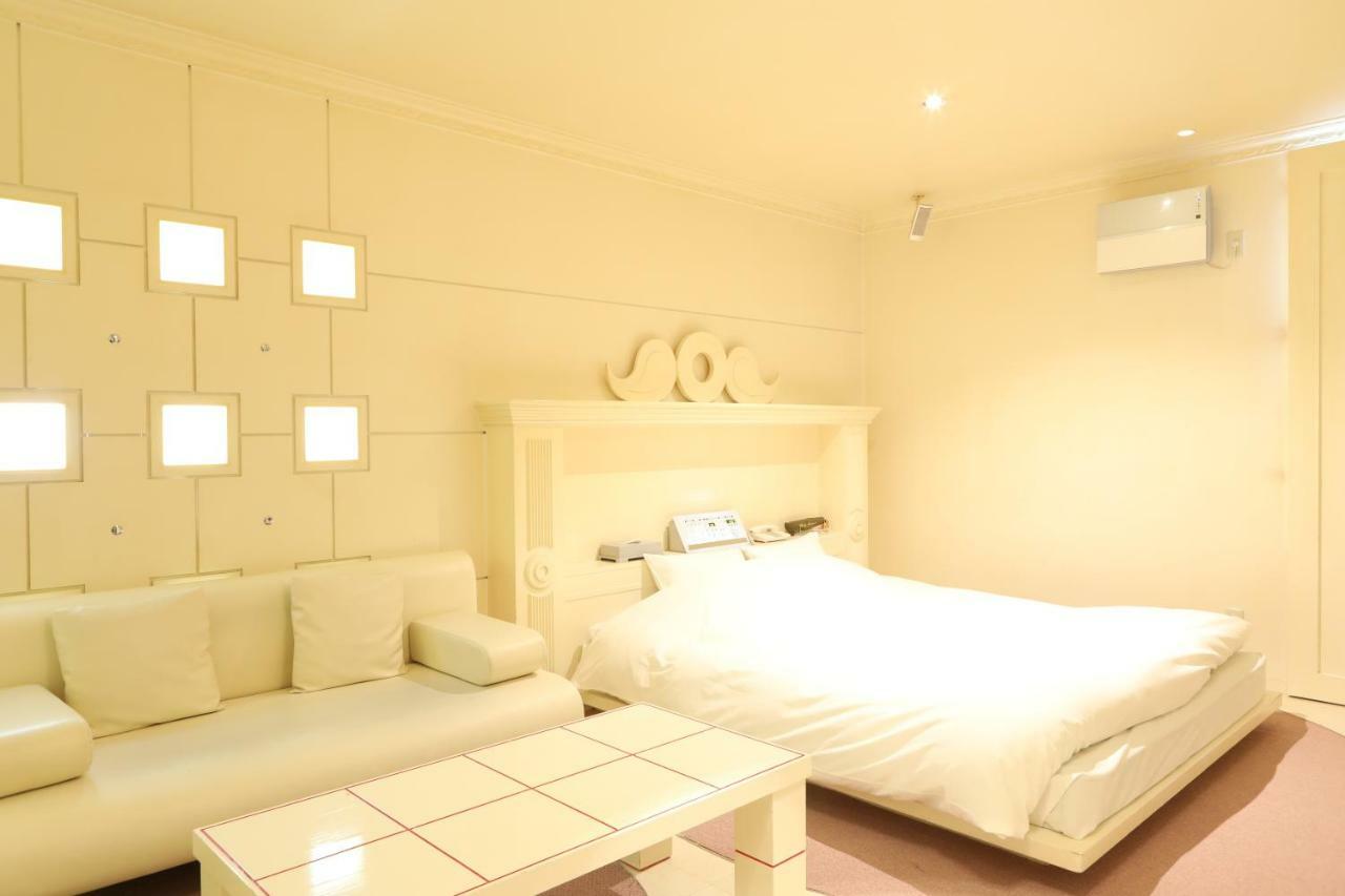 C-Hotel Affetto (Adults Only) Sapporo Eksteriør bilde